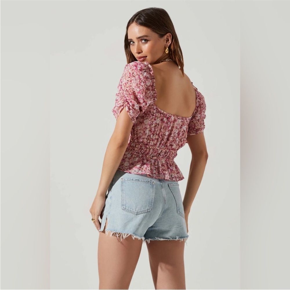 NWOT ASTR the Label Nayeli Pink Floral Peplum Top - Picture 2 of 14
